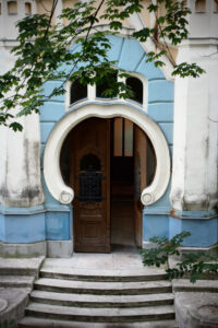 Click to enlarge: Art Deco Doorway, Gellert Hill