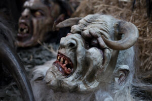 Click to enlarge: "Perchten" Mask 2 [f/2, 1/25 sec, 28mm-e, ISO 800, Sony A700]