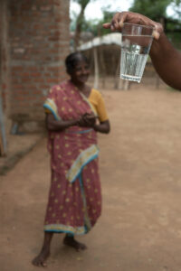 Click to enlarge: Water For The Poor [f/4.5, 1/400 sec, 40mm-e, ISO 200, Sony A700]