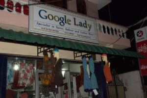 Click to enlarge: Google Lady [f/13, 1/60 sec, 24mm-e, ISO 1600, Sony A700]