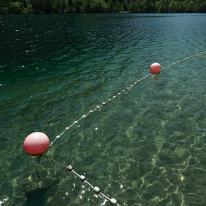 Click to enlarge: The lake smiles, it invites one for a swim [f/5, 1/800 sec, 5mm-e, ISO 80, DMC-LX3]