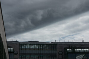Click to enlarge: Storm Front Above [f/9, 1/800 sec, 40mm-e, ISO 200, Sony A700]