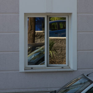 Click to enlarge: Glass Reflections [f/8, 1/160 sec, 55mm-e, ISO 200, Sony A700]