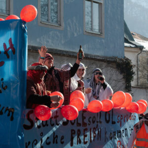 Click to enlarge: Carnival, Not Dry [f/5.6, 1/500 sec, 90mm-e, ISO 160, DMC-G3]