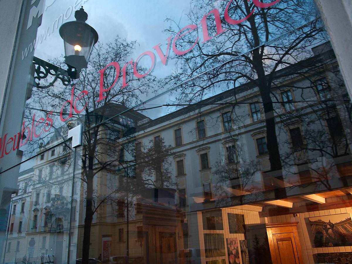 Inside – Outside 3