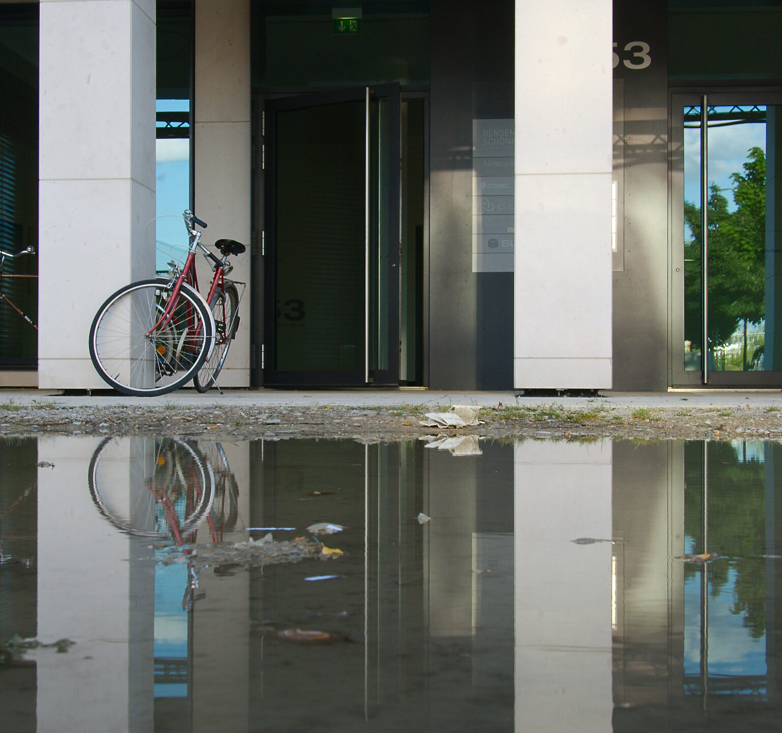 Summer In The City: August Wallpapers