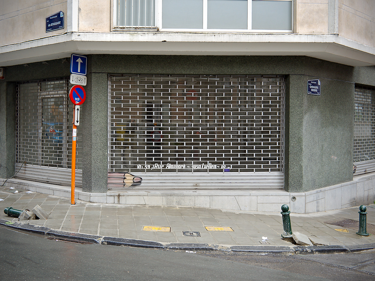 Narrow Corner