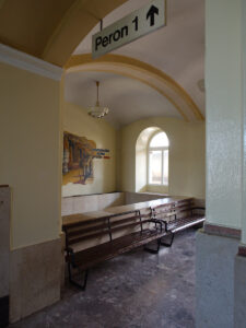 Peron 1