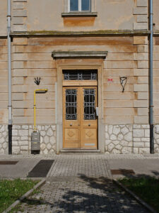 Richly Structured Facade