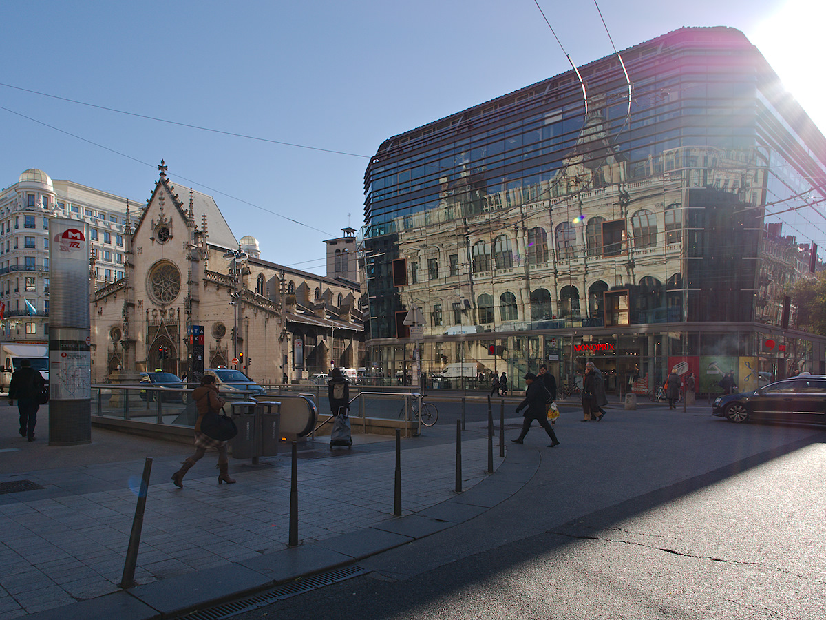 Stock Exchange Reflected