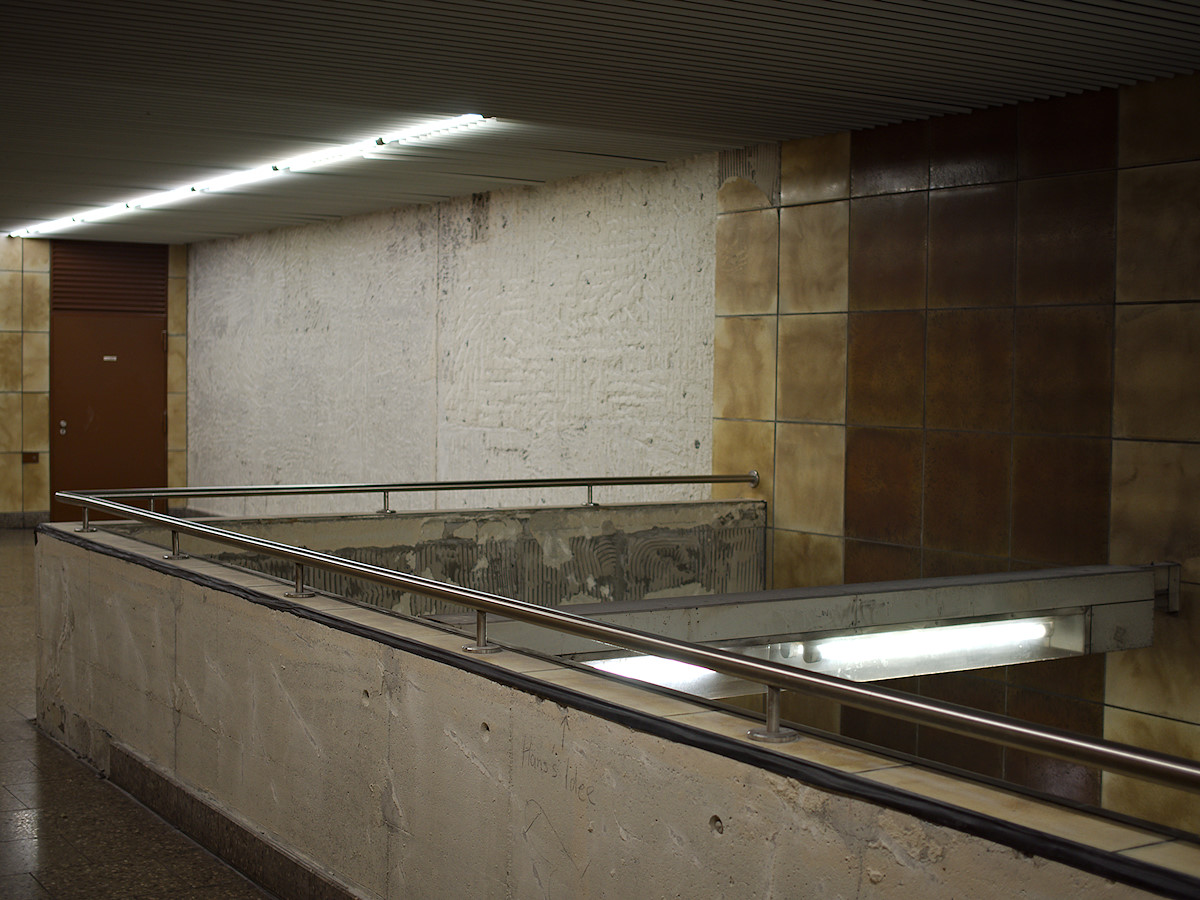 Handrail