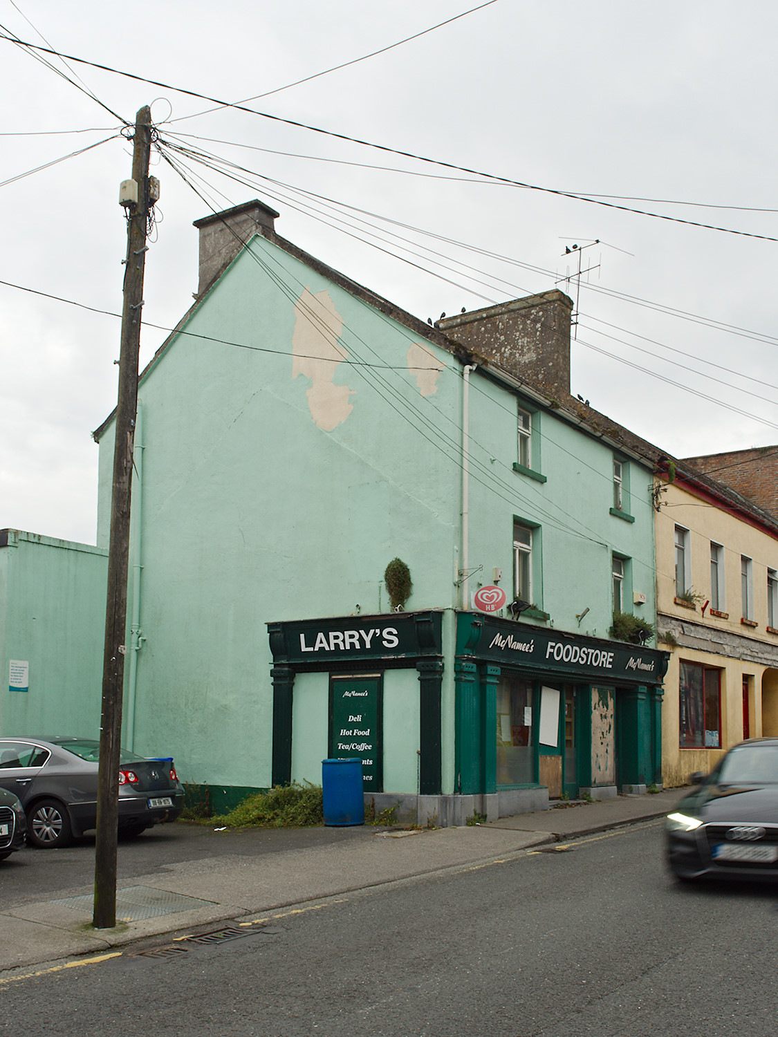 LARRY’S FOODSTORE