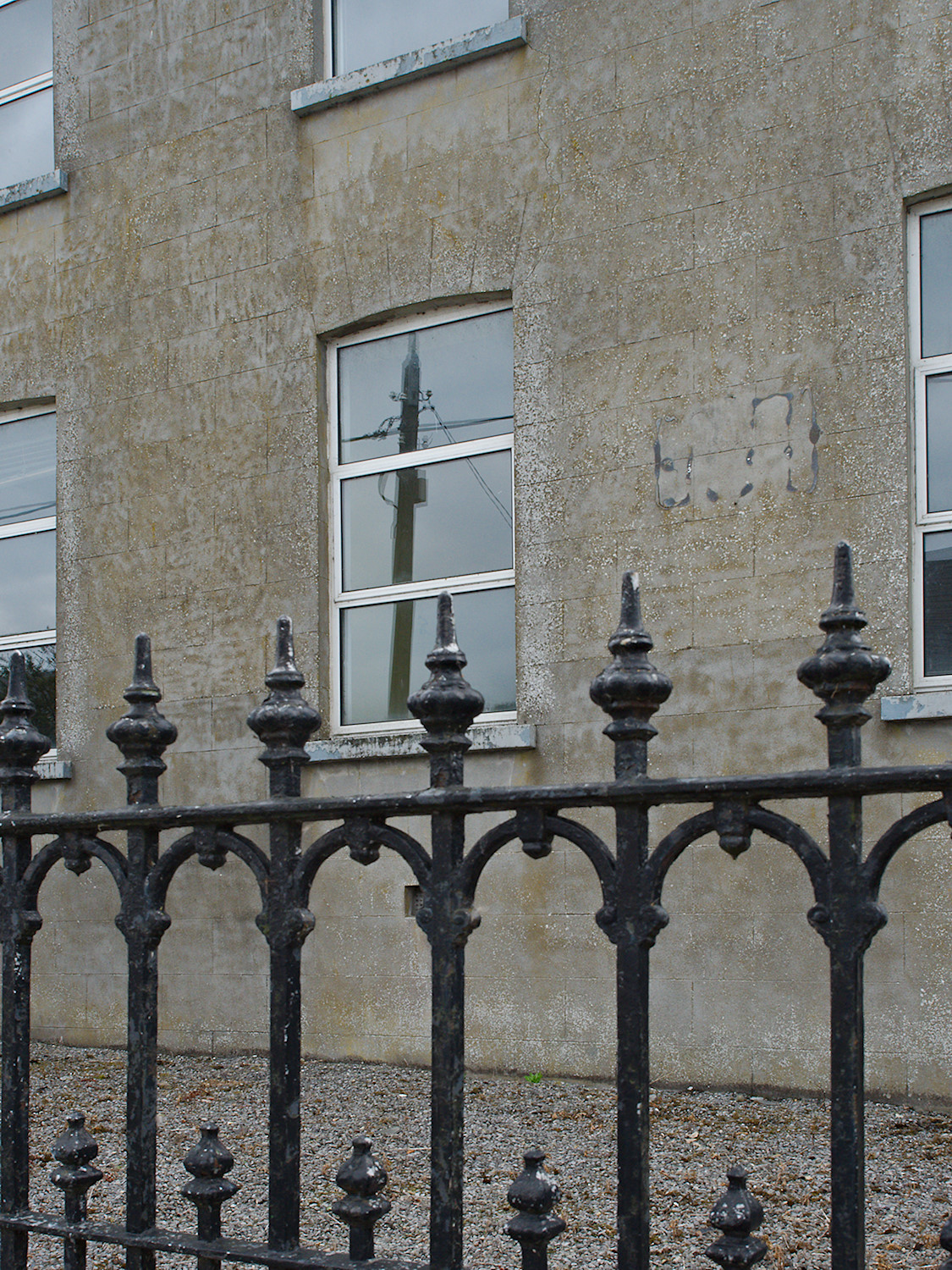 Fence & Facade