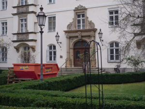 Red Container