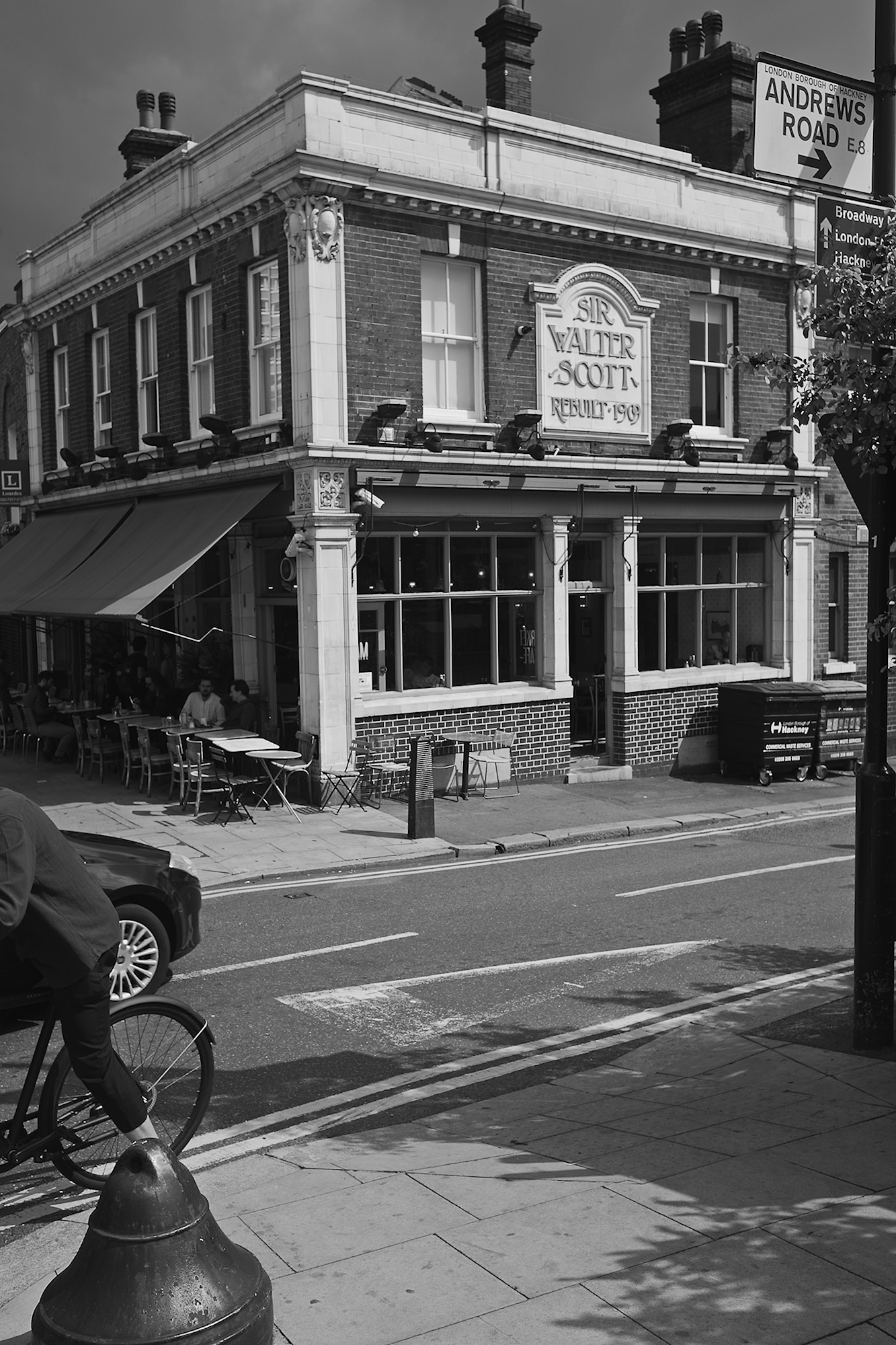 Hackney Pub