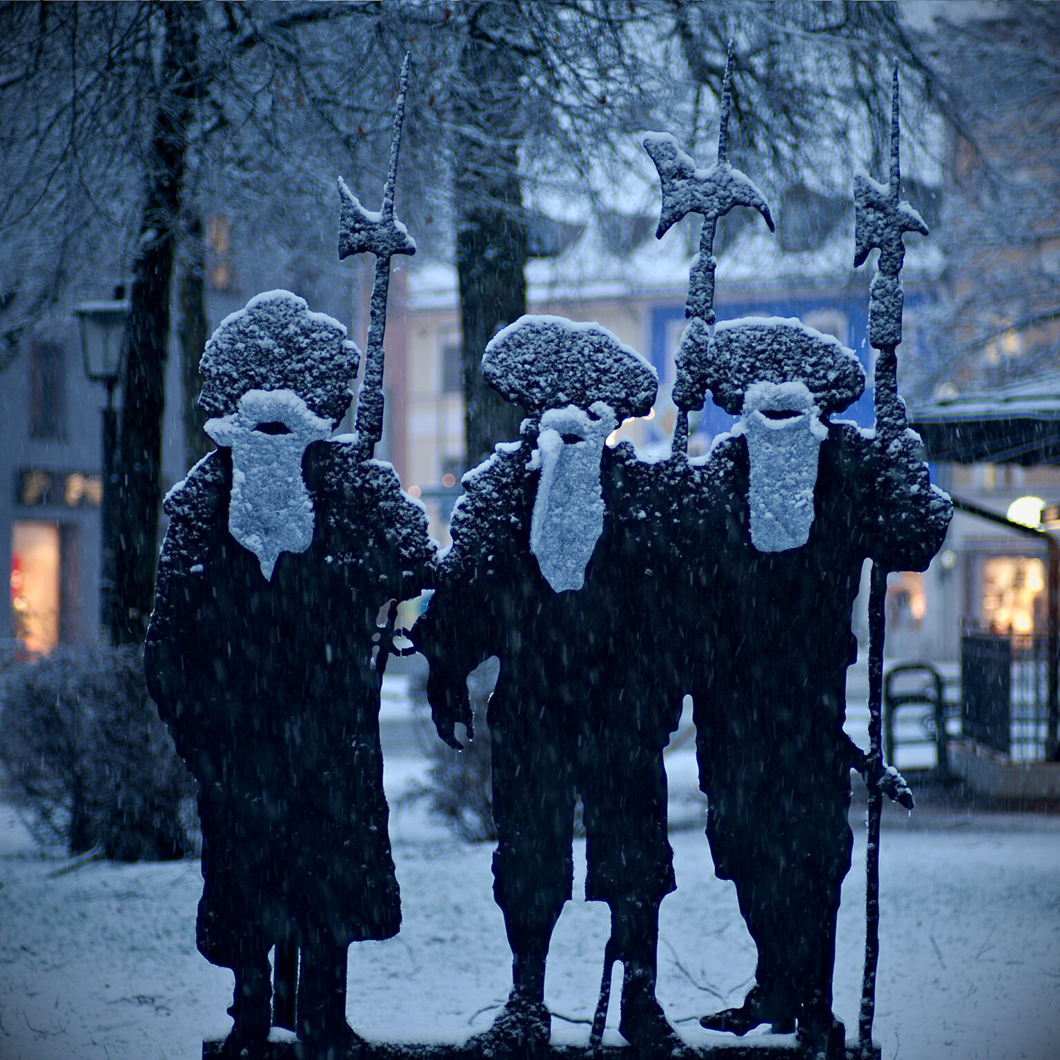 Helbard Buddies in Snow