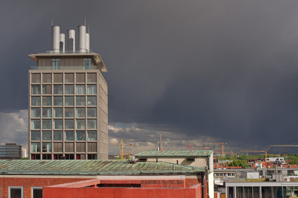 Anticipated Nostalgia X - Retreating Storm, Blumenstr., Munich, Urban, The Seven, Minolta 1.2/58mm