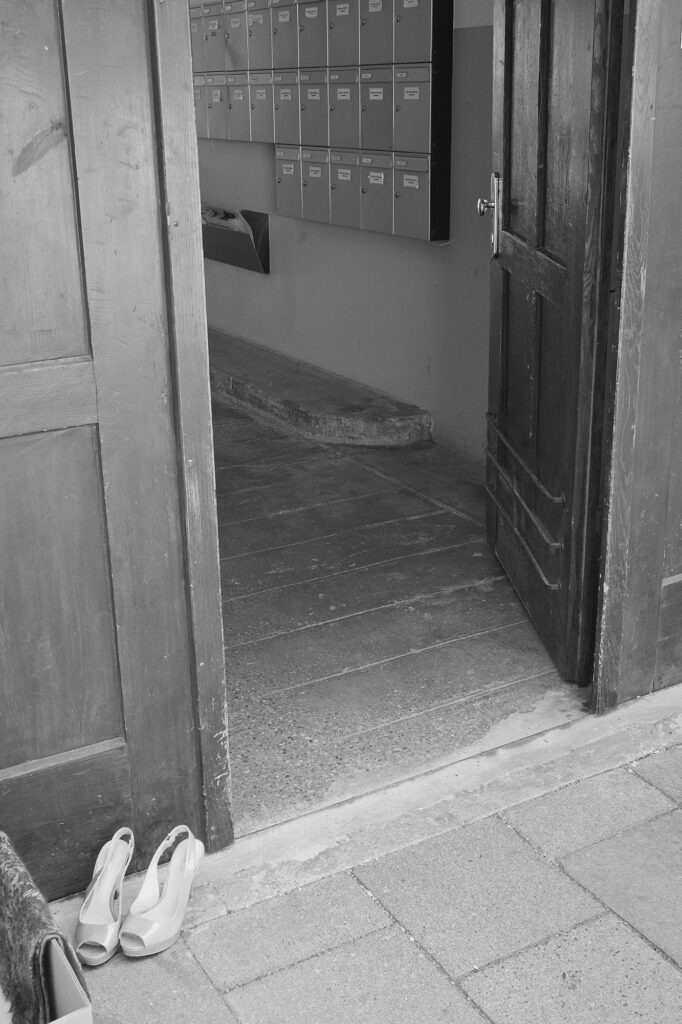 Taken off, Zeppelinstraße, Munich, geotagged, Black & White, Pentax-M 2.8/40mm, Urban