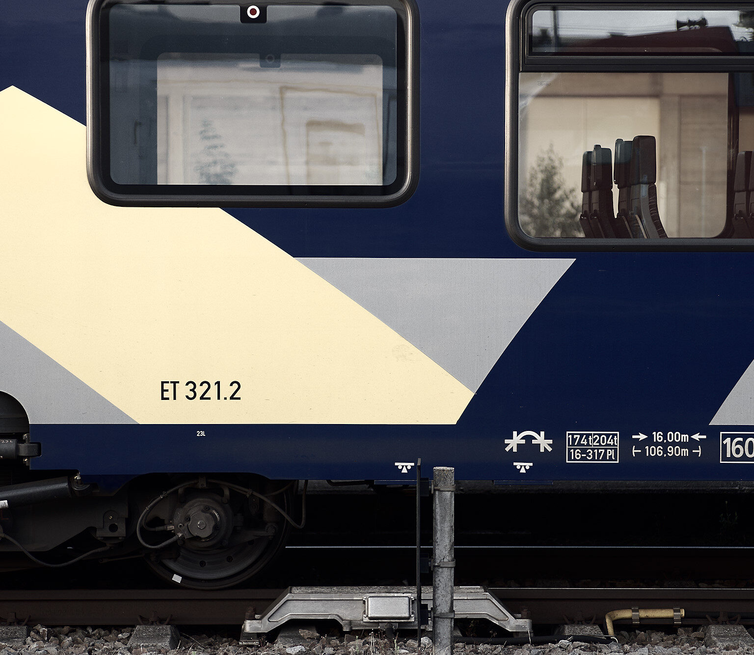 Commuter’s Coach