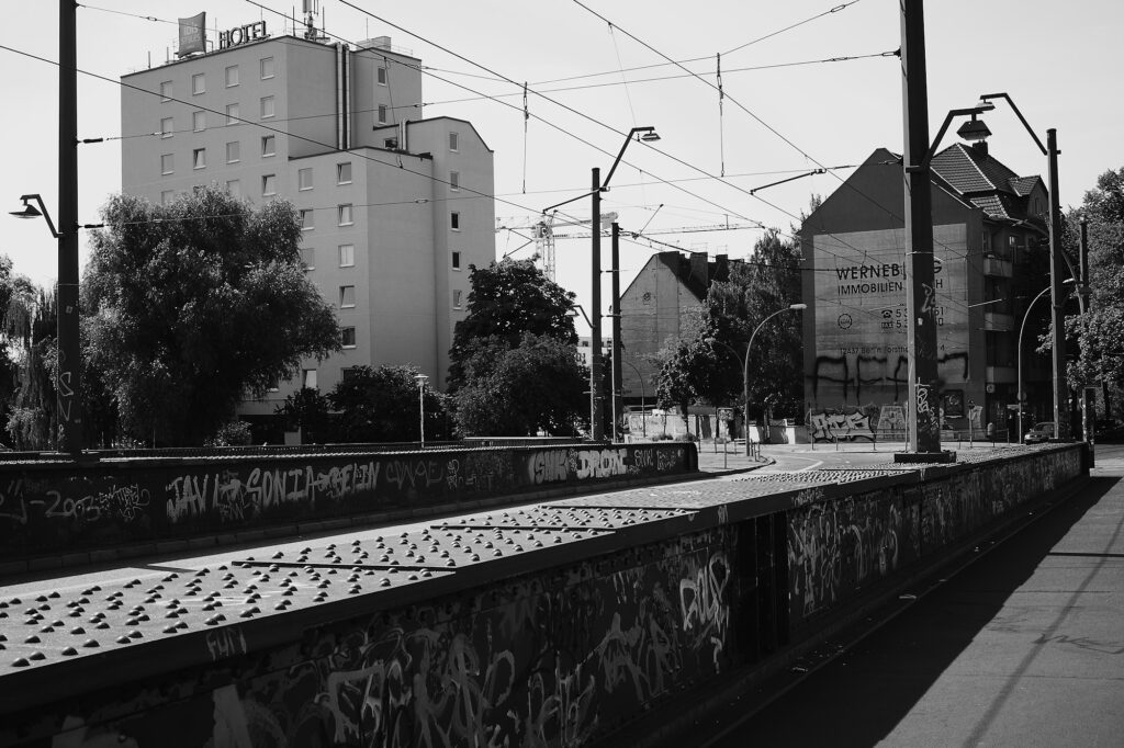 Tagged Bridge, Treskowbrücke, Berlin, geotagged, Black & White, Common Places, Graffiti, Urban
