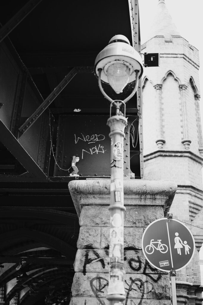 Weed Victim, Falckensteinstraße 48, Berlin, geotagged, Black & White, Common Places, Graffiti, Urban