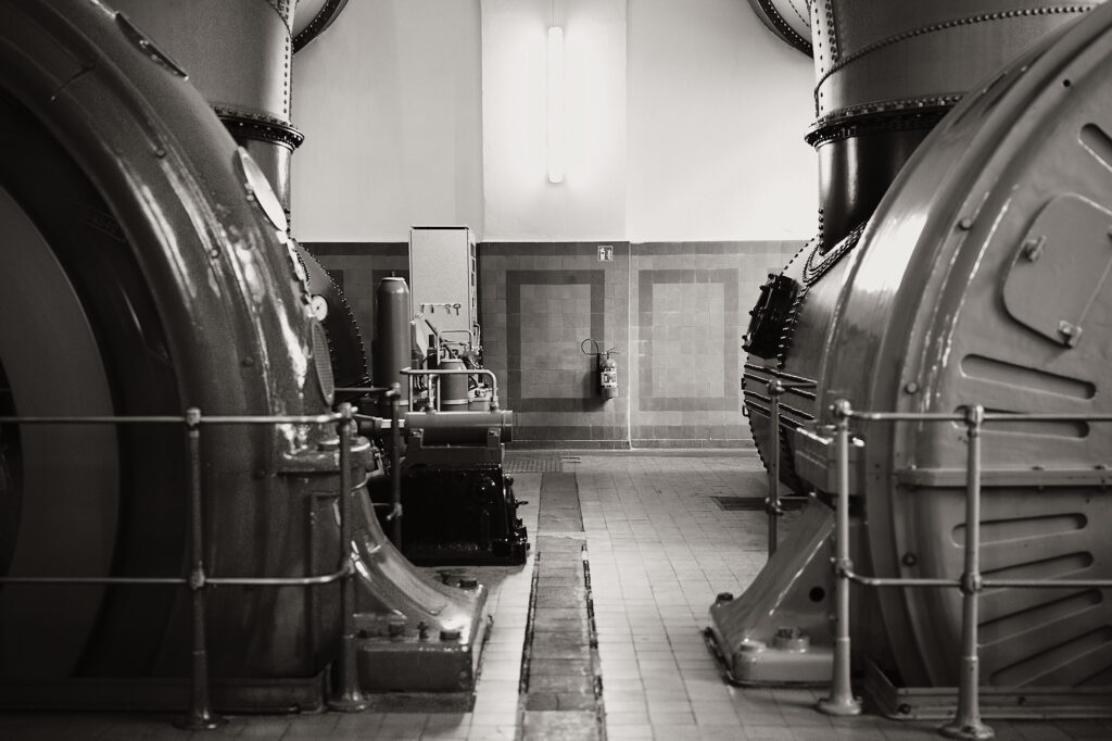 Safety first, Saalachrkaftwerk, Thumseestraße, Bad Reichenhall, geotagged, Black & White, Treatment