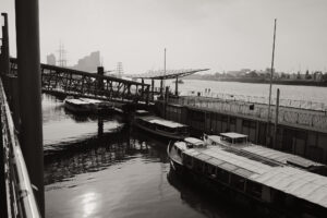 Backlight – Sun in the Harbour Water