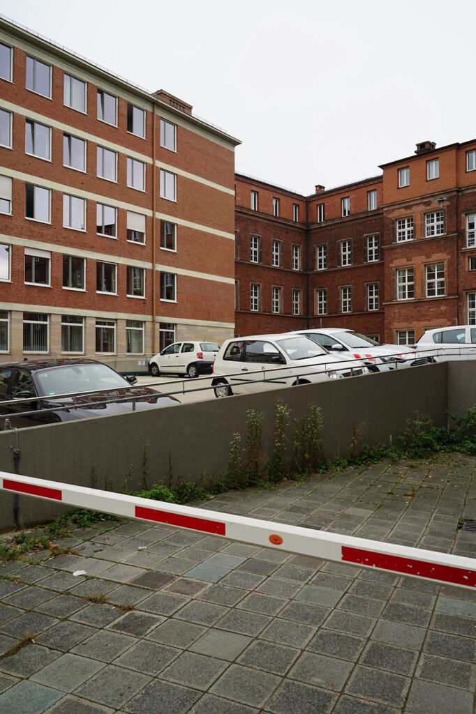 Backyard Barrier, downtown, Nuremberg, Common Places, Urban