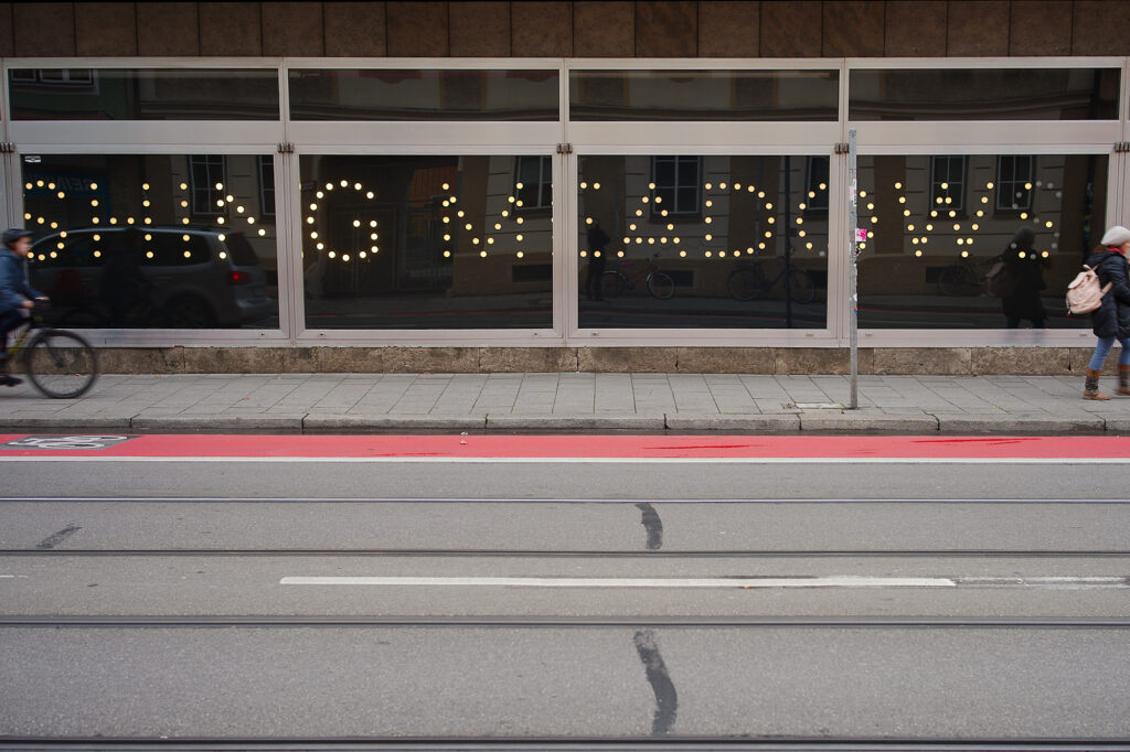 Coming / Going, Fraunhoferstraße 19, Munich, geotagged, Urban