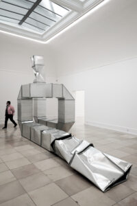 Thomas Rentmeister’s „Square Tubes“