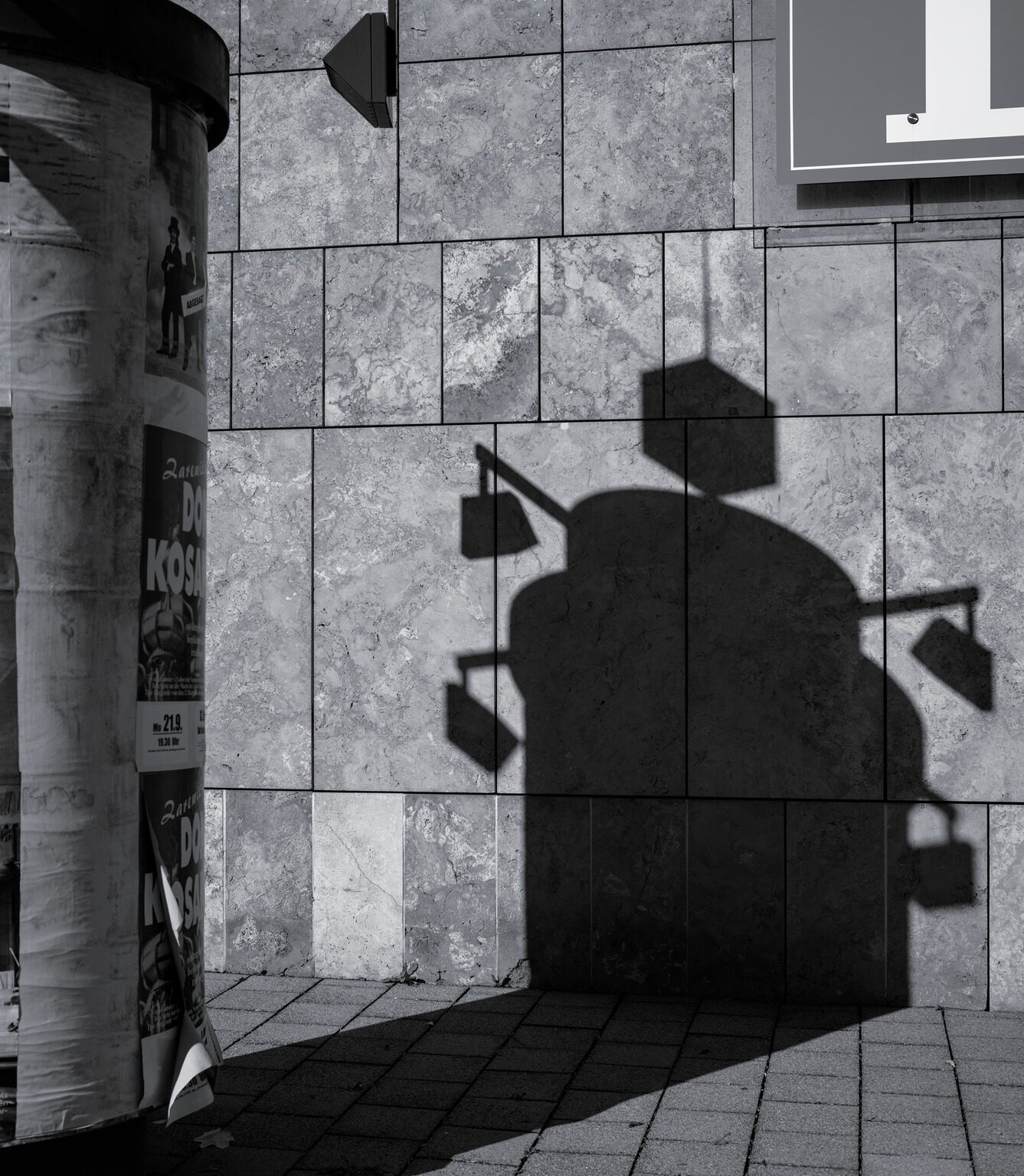 Informative Shadow