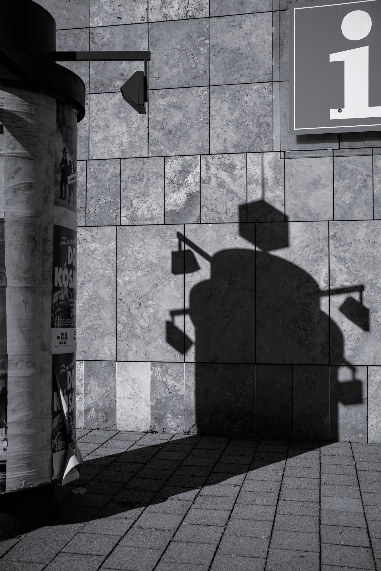Informative Shadow
