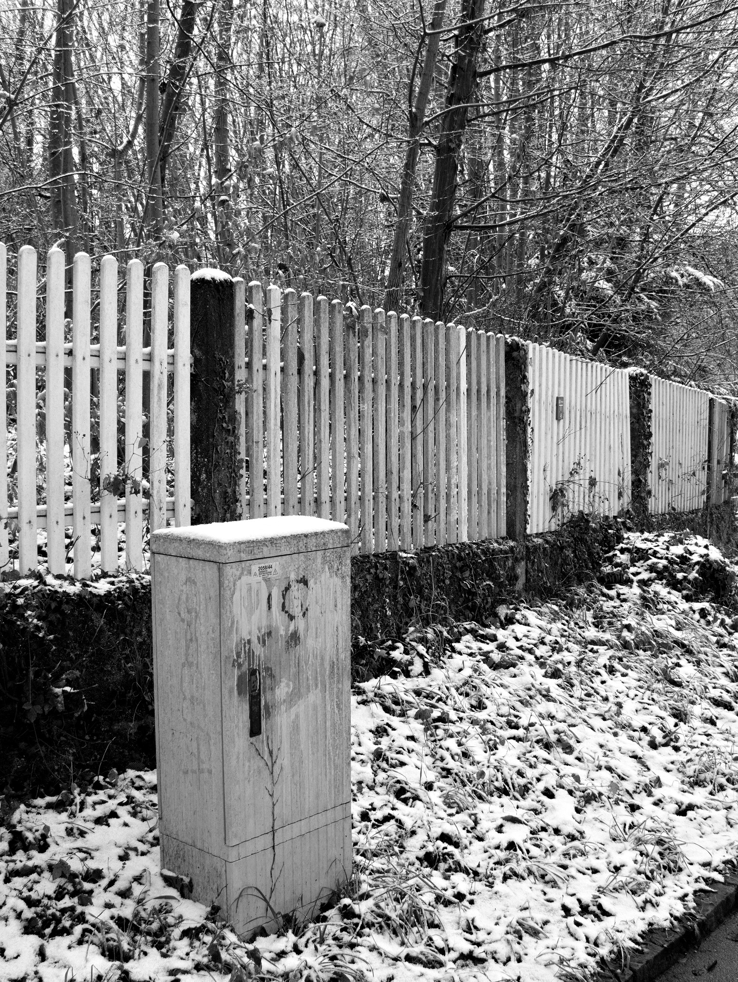 Little Monster – Utility Box and Fence