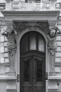 Karyatides
