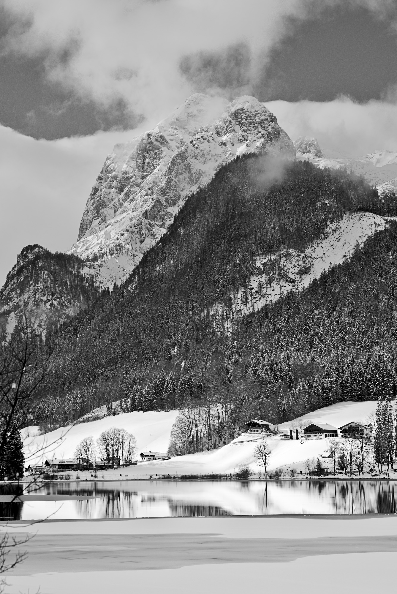 Still snowy at Hintersee