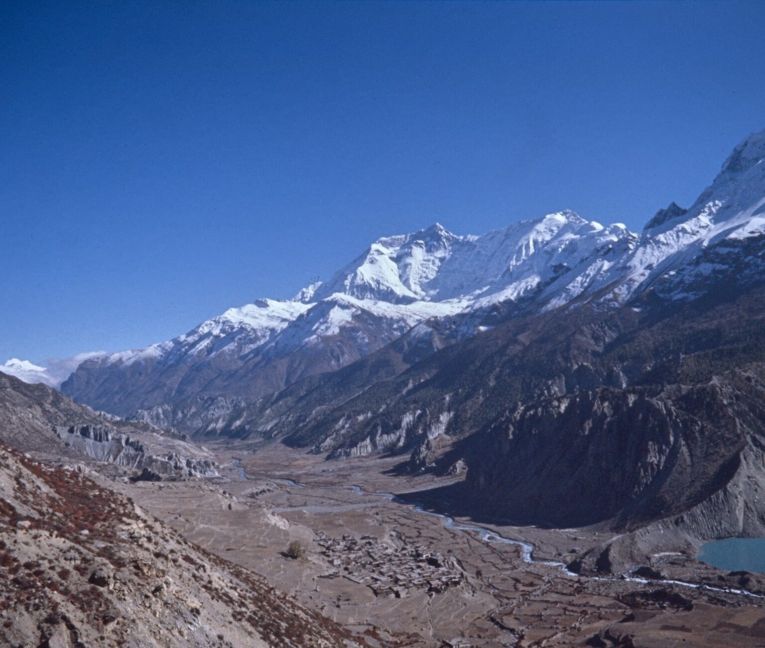 Leaving Manang for the Thorong La