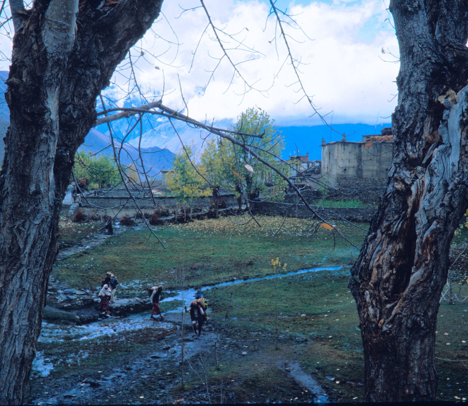 Leaving Muktinath