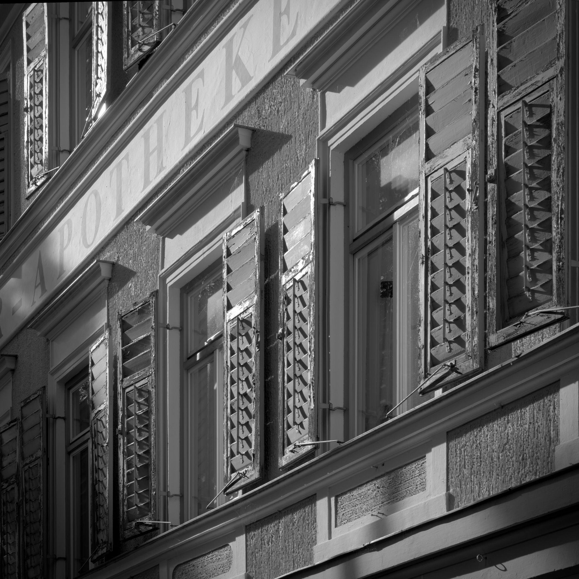 Facade in grazing Light