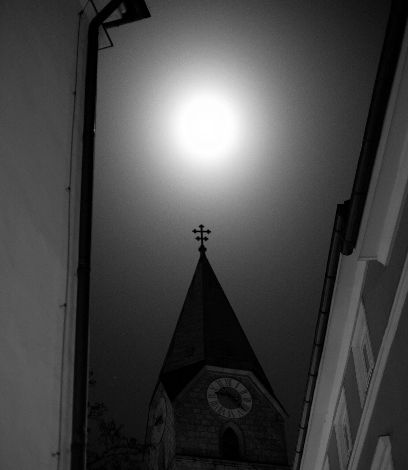 Full Moon over St. Ägid