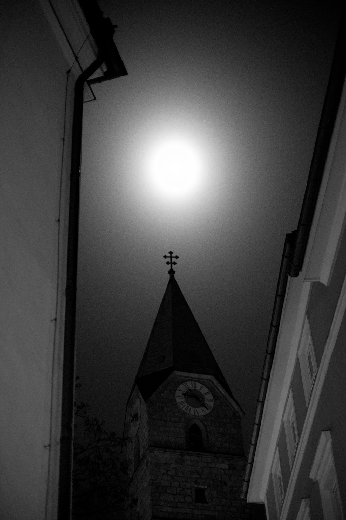 Full Moon over St. Ägid