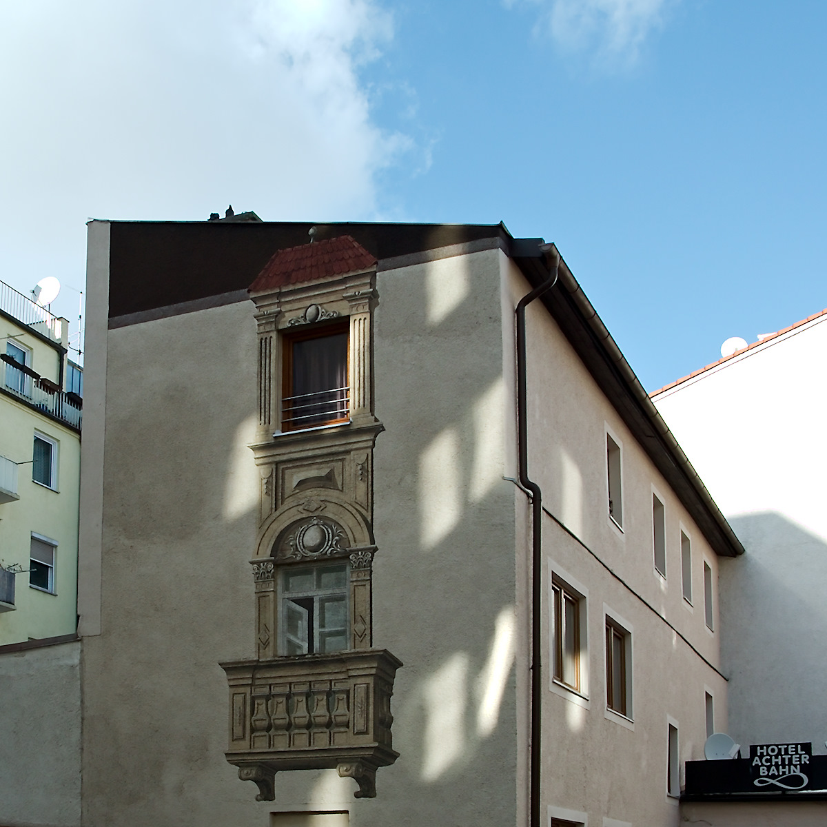 Backyard Trompe-l’oeil