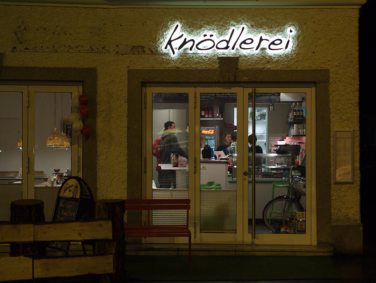 Knödlerei – Dumpling Manufacture