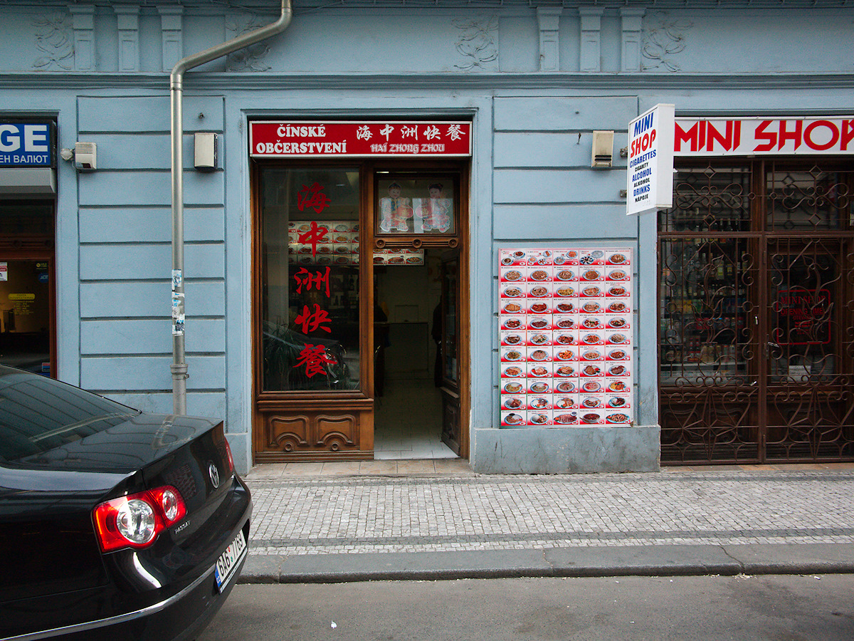 Hai Zhong Zhou, Prague