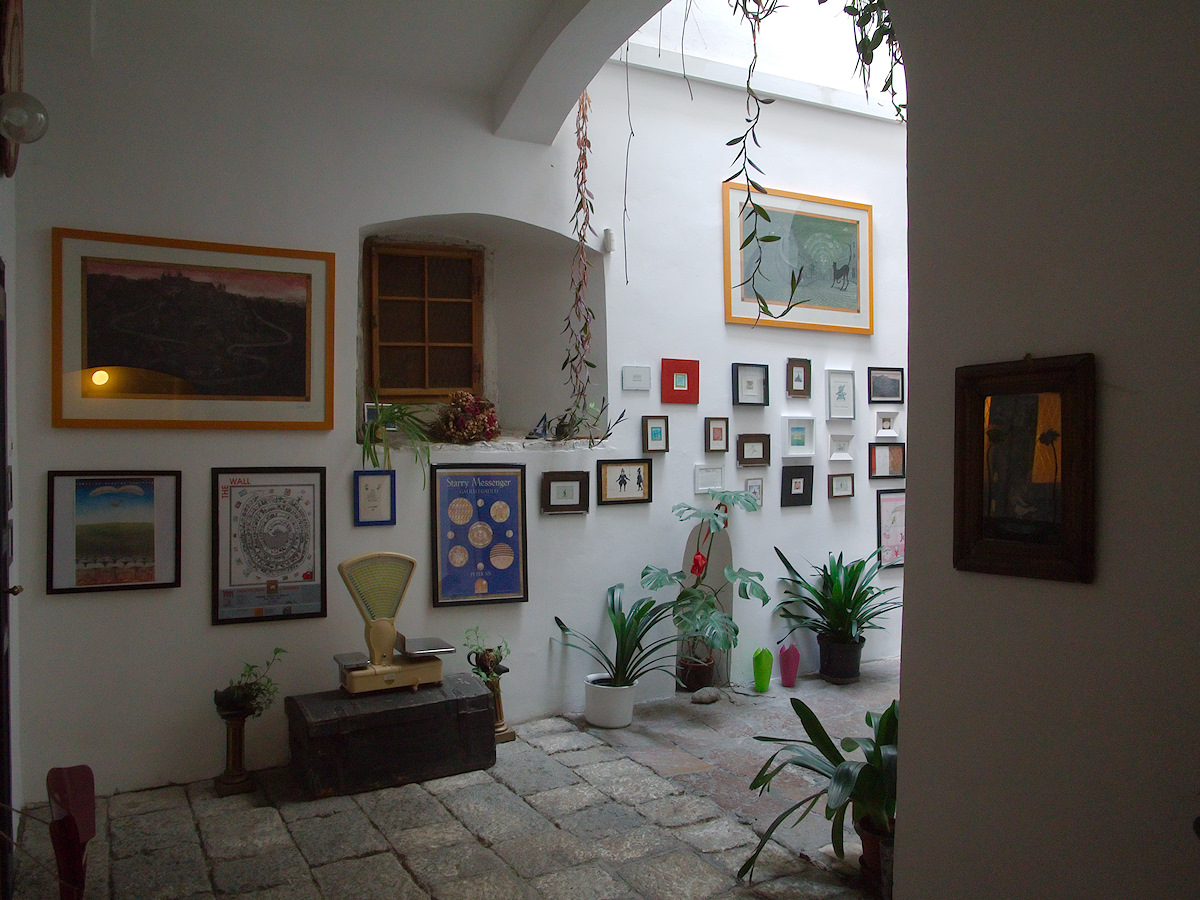 Behind The Caf&eacute;