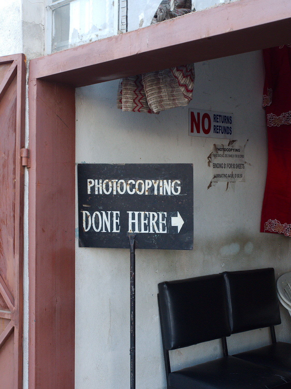 PHOTOCOPYING DONE HERE