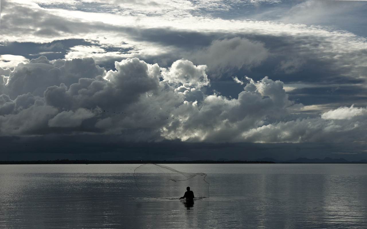 Fishing in Batticaloa Lagoon