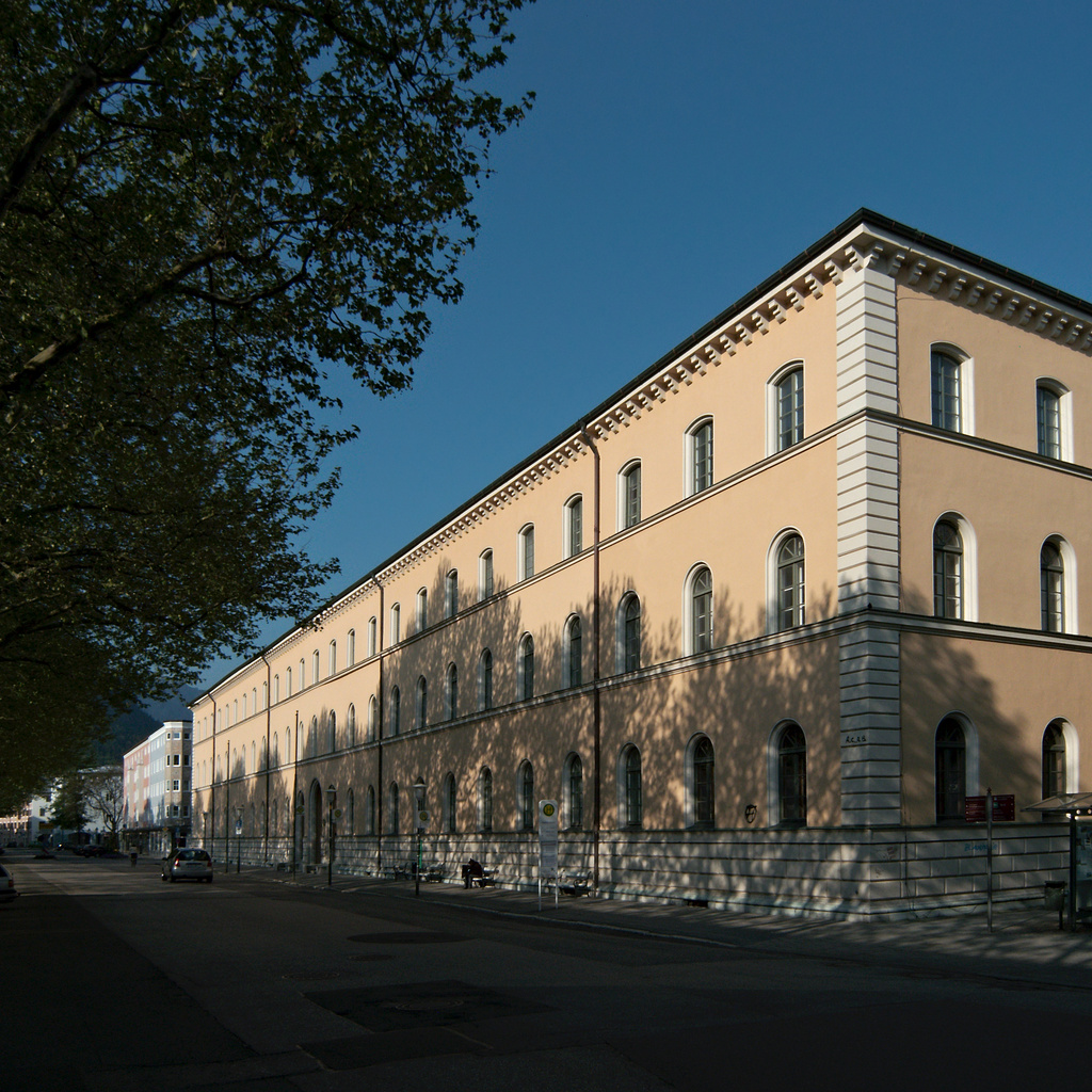 Royal Administration Building, vulgo „Beamtenstock“
