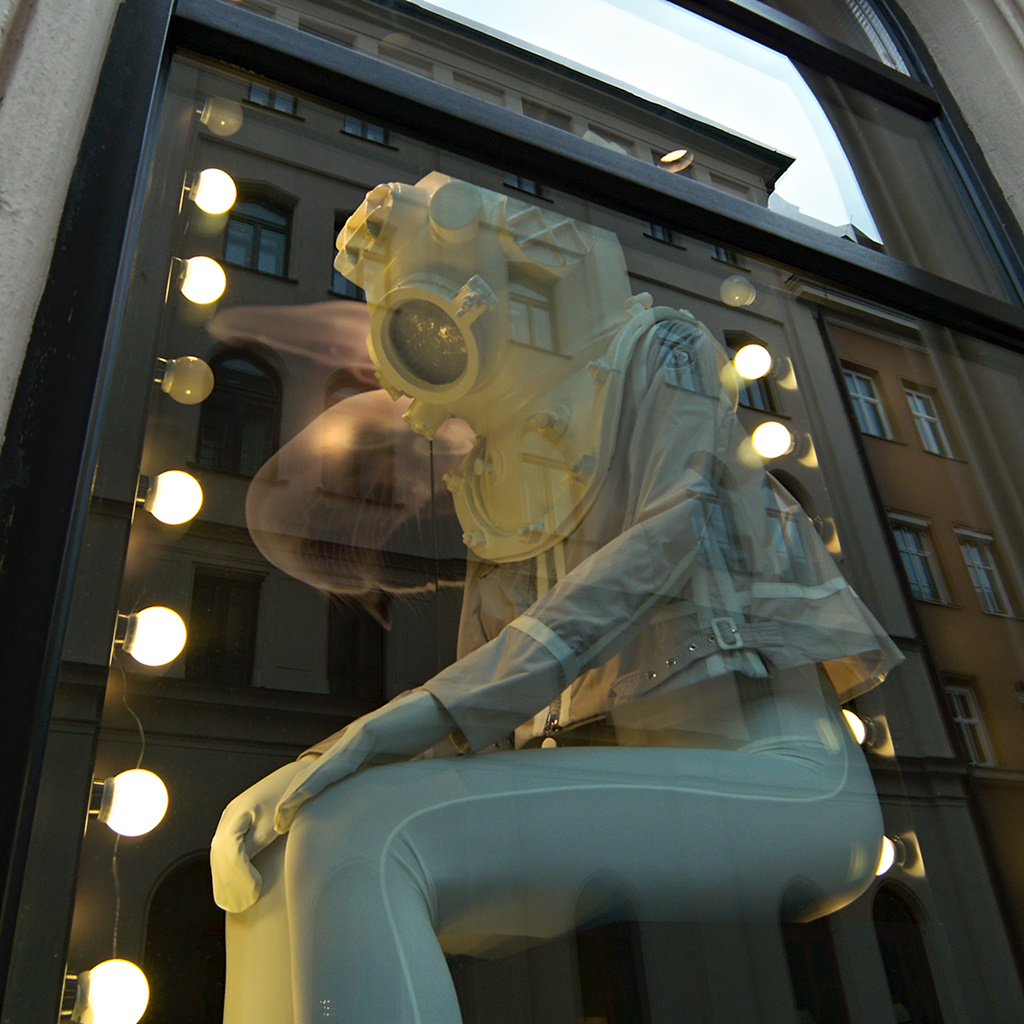 Penseuse Plongée – Submerged Thinkerin