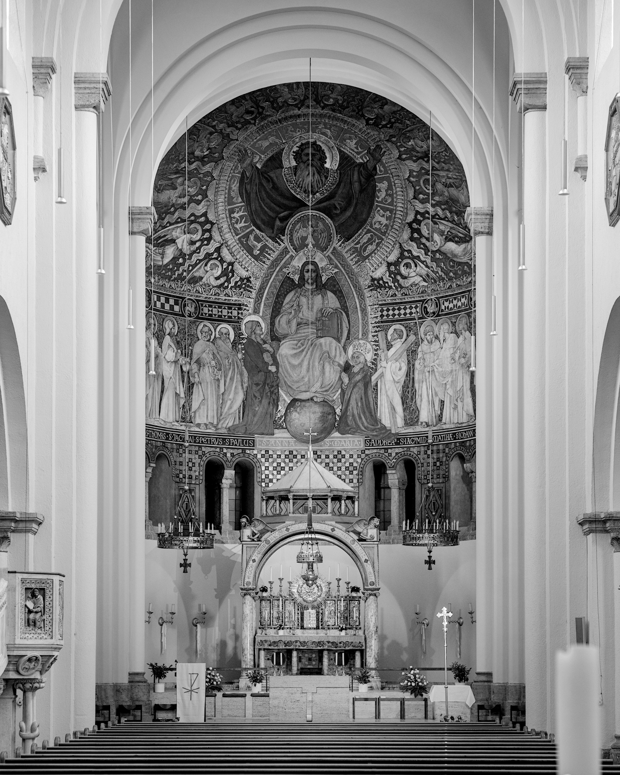 the altar of St. Anna