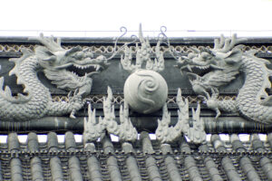dragons on the roof